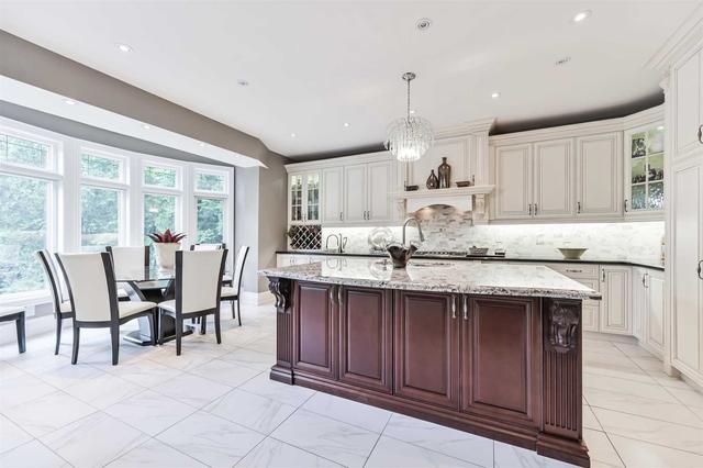 8 Leander Crt, House detached with 4 bedrooms, 5 bathrooms and 3 parking in Toronto ON | Image 2