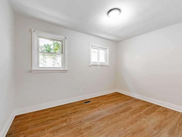 204 Alfred Ave, House detached with 3 bedrooms, 2 bathrooms and 5 parking in Toronto ON | Image 4