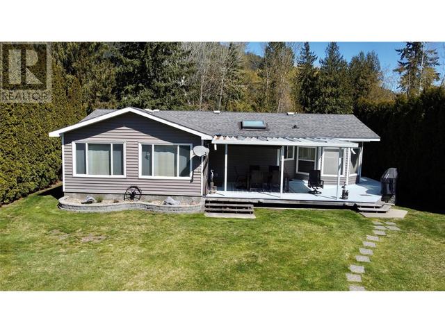 1448 Silver Sands Road, House other with 3 bedrooms, 2 bathrooms and 10 parking in Sicamous BC | Image 11