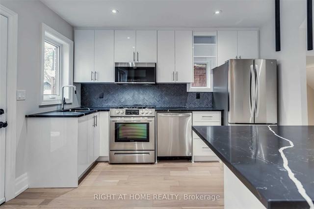 611 Hillsdale Ave E, House detached with 3 bedrooms, 3 bathrooms and 2 parking in Toronto ON | Image 4