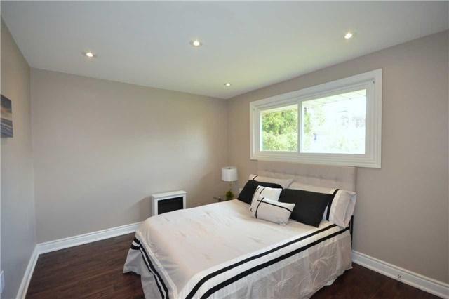 55 Wildewood Ave, House detached with 3 bedrooms, 2 bathrooms and 8 parking in Hamilton ON | Image 11
