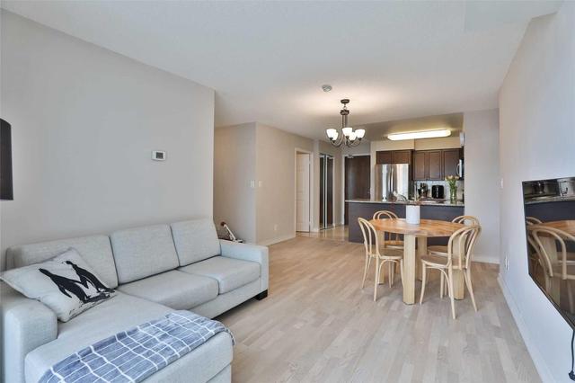 522 - 35 Hollywood Ave, Condo with 2 bedrooms, 2 bathrooms and 1 parking in Toronto ON | Image 9
