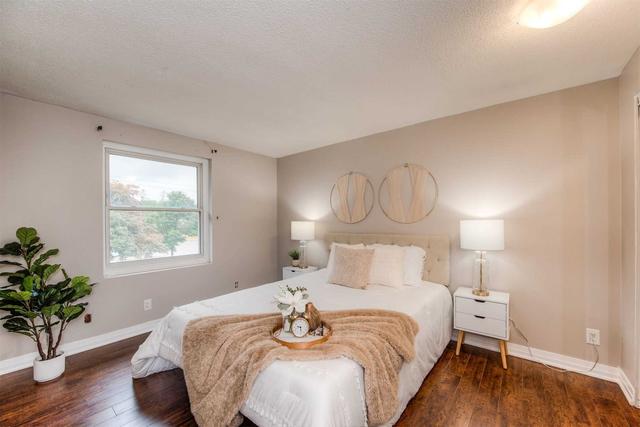 11 Grand River Blvd, Townhouse with 3 bedrooms, 2 bathrooms and 1 parking in Kitchener ON | Image 9