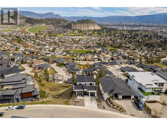 737 Highpointe Drive, House detached with 4 bedrooms, 3 bathrooms and 5 parking in Kelowna BC | Image 8