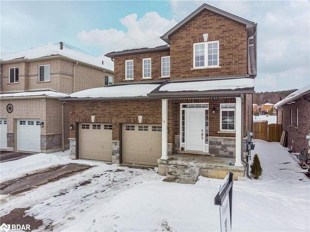 14 Lowry Court, House detached with 3 bedrooms, 2 bathrooms and 4 parking in Barrie ON | Image 2