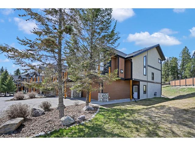 1 - 835 Lakeview Drive, House attached with 4 bedrooms, 3 bathrooms and 4 parking in East Kootenay F BC | Image 9