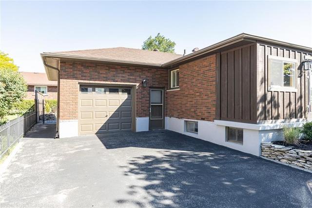 45 Buckingham Street, House detached with 2 bedrooms, 2 bathrooms and 5 parking in Brantford ON | Image 3