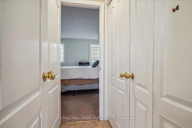 11 - 110 Mary St W, Townhouse with 3 bedrooms, 3 bathrooms and 1 parking in Whitby ON | Image 10