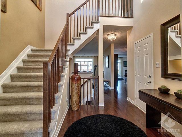 362 Antigonish Avenue, House detached with 5 bedrooms, 4 bathrooms and 6 parking in Ottawa ON | Image 4