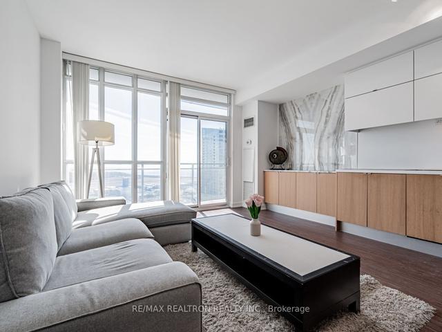 3507 - 21 Iceboat Terr, Condo with 1 bedrooms, 1 bathrooms and 1 parking in Toronto ON | Image 3