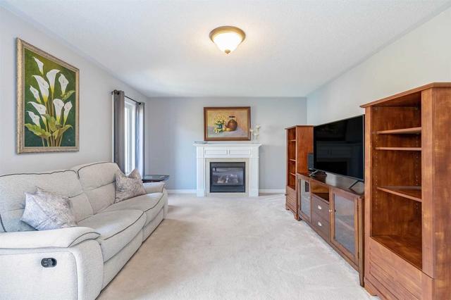 34 Saxon Rd, House detached with 4 bedrooms, 3 bathrooms and 7 parking in Barrie ON | Image 6
