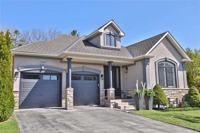2269 Wuthering Heights Way, House detached with 2 bedrooms, 3 bathrooms and 4 parking in Oakville ON | Image 1