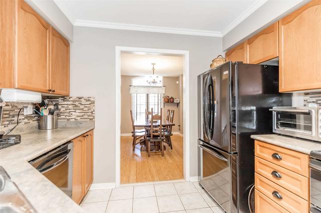 13 Tamarack Cres, House detached with 2 bedrooms, 2 bathrooms and 8 parking in Wasaga Beach ON | Image 2
