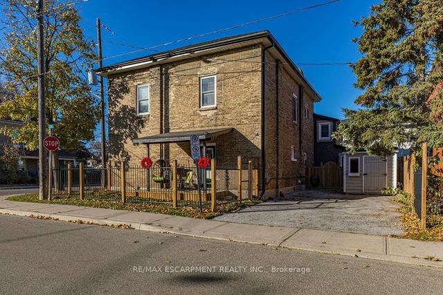 107 Murray St, House detached with 4 bedrooms, 4 bathrooms and 5 parking in Brantford ON | Image 30