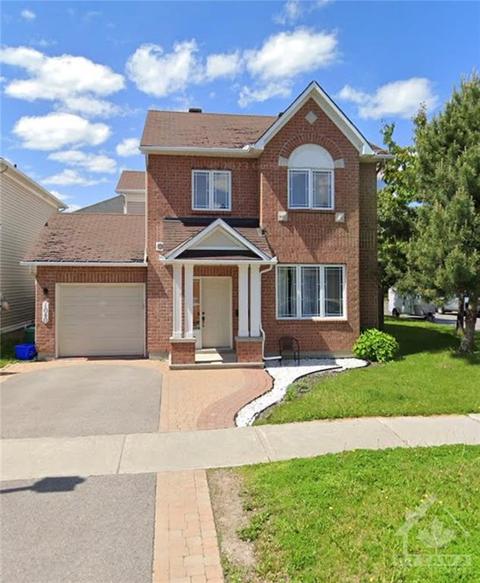 1040 Capreol Street, House detached with 4 bedrooms, 4 bathrooms and 3 parking in Ottawa ON | Card Image