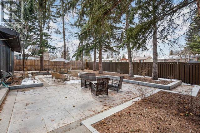 228 Pump Hill Gardens Sw, House detached with 3 bedrooms, 3 bathrooms and 4 parking in Calgary AB | Image 36