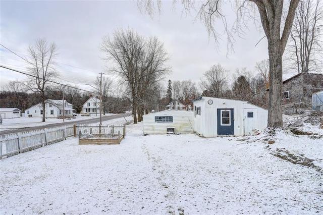 11 King Street, House detached with 3 bedrooms, 1 bathrooms and 4 parking in Rideau Lakes ON | Image 20