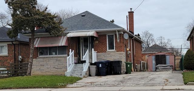 1355 Pharmacy Ave, House detached with 3 bedrooms, 2 bathrooms and 2 parking in Toronto ON | Image 1