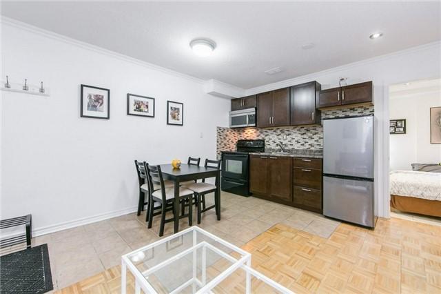 17 Ashbury Ave, House detached with 3 bedrooms, 3 bathrooms and 4 parking in Toronto ON | Image 15