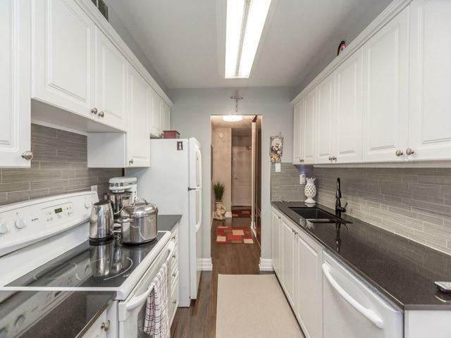 1812 - 61 Richview Rd, Condo with 3 bedrooms, 2 bathrooms and 1 parking in Toronto ON | Image 11