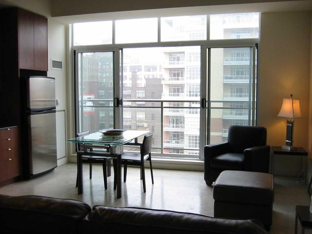 710 - 19 Brant St, Condo with 1 bedrooms, 1 bathrooms and 0 parking in Toronto ON | Image 2