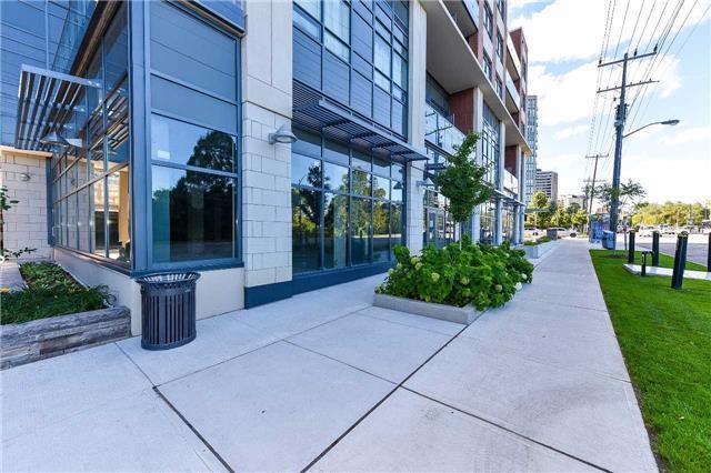 404 - 35 Fontenay Crt, Condo with 2 bedrooms, 2 bathrooms and 1 parking in Toronto ON | Image 3