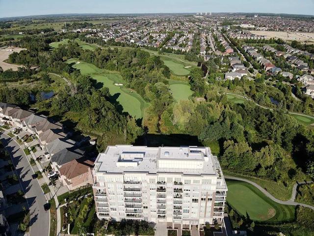 810 - 15 Stollery Pond Cres, Condo with 2 bedrooms, 2 bathrooms and 1 parking in Markham ON | Image 1