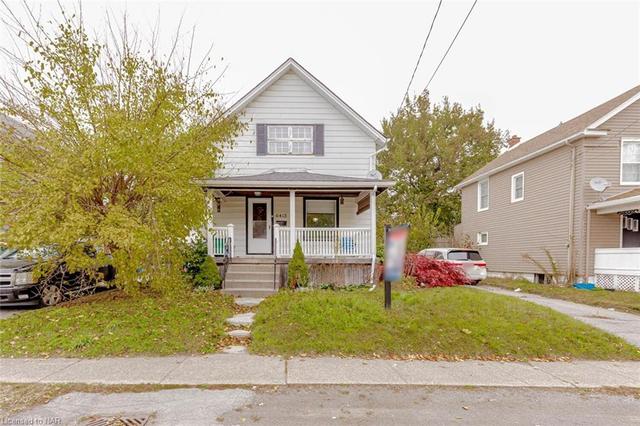 6413 Barker Street S, House detached with 3 bedrooms, 1 bathrooms and 4 parking in Niagara Falls ON | Image 1