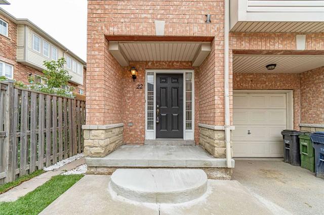 22 Pedigree Mews, House semidetached with 3 bedrooms, 5 bathrooms and 3 parking in Toronto ON | Image 12