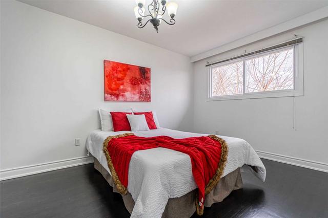 152 Lindy Lou Rd, House semidetached with 4 bedrooms, 2 bathrooms and 4 parking in Toronto ON | Image 9