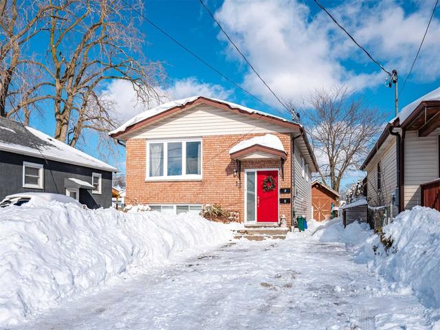 13 Chetwood St, House detached with 3 bedrooms, 2 bathrooms and 4 parking in St. Catharines ON | Image 1