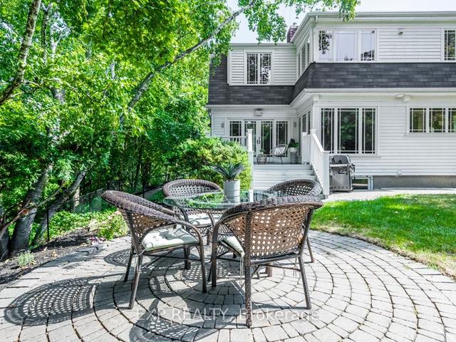 9 Humbercrest Pt, House detached with 4 bedrooms, 4 bathrooms and 4 parking in Toronto ON | Image 30