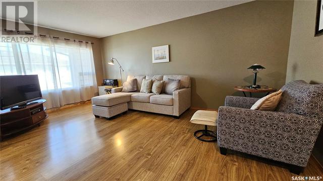140 - 165 Robert Street W, House semidetached with 2 bedrooms, 2 bathrooms and null parking in Swift Current SK | Image 3