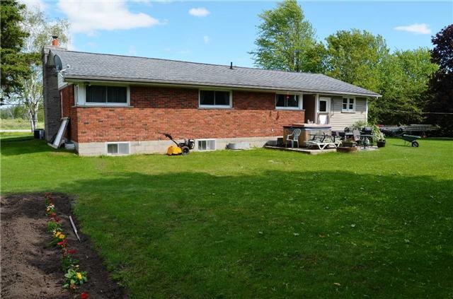 4045 Highway 35, House detached with 3 bedrooms, 2 bathrooms and 5 parking in Kawartha Lakes ON | Image 2