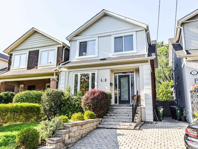 270 Briar Hill Ave, House detached with 3 bedrooms, 3 bathrooms and 1 parking in Toronto ON | Image 12