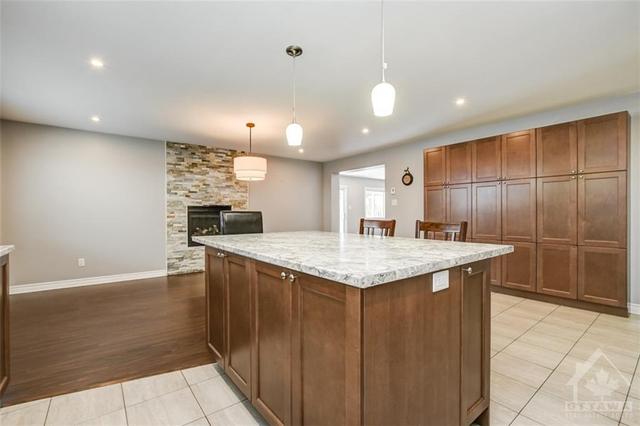 1468 Bortolotti Crescent, House detached with 4 bedrooms, 2 bathrooms and 6 parking in Ottawa ON | Image 14