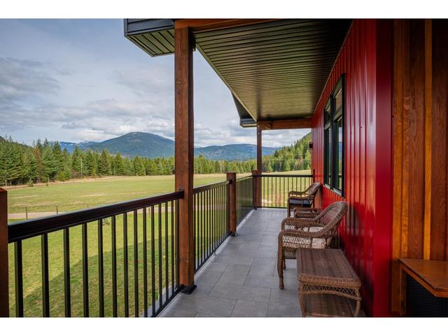 2346 Upper Glade Road, House detached with 2 bedrooms, 3 bathrooms and 10 parking in Central Kootenay I BC | Image 47