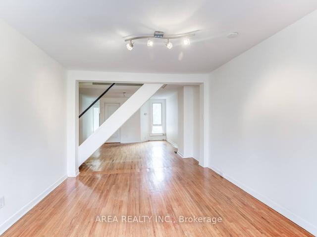 upper - 11 Salisbury Ave, House attached with 2 bedrooms, 1 bathrooms and 0 parking in Toronto ON | Image 15