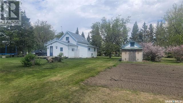 130 99th Street, House detached with 2 bedrooms, 1 bathrooms and null parking in Battle River No. 438 SK | Card Image