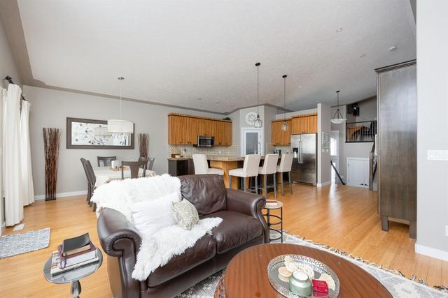 119 Iris Way, House detached with 5 bedrooms, 3 bathrooms and 5 parking in Wood Buffalo AB | Image 3