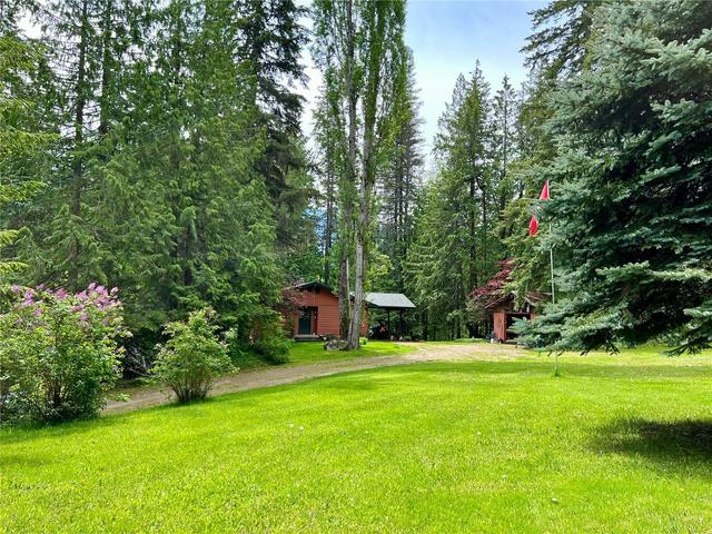 1911 Cambie Solsqua Road, House detached with 3 bedrooms, 2 bathrooms and null parking in Columbia Shuswap E BC | Card Image