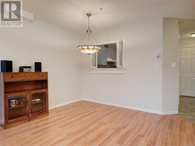 307 - 2900 Orillia St, Condo with 1 bedrooms, 1 bathrooms and 1 parking in Saanich BC | Image 10