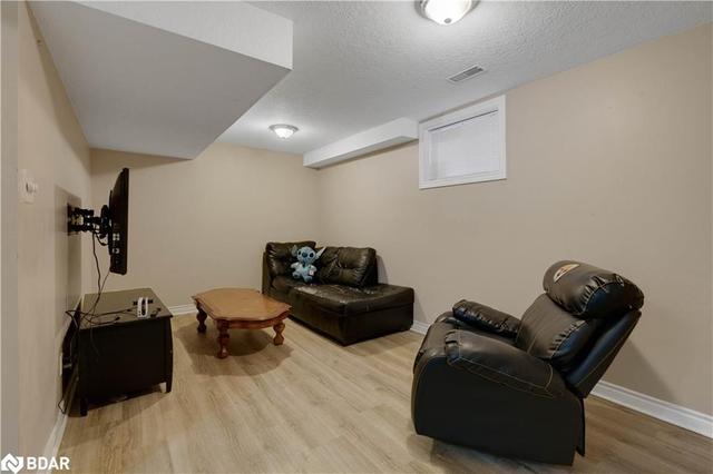 3 Logan Court, House detached with 3 bedrooms, 2 bathrooms and 5 parking in Barrie ON | Image 38