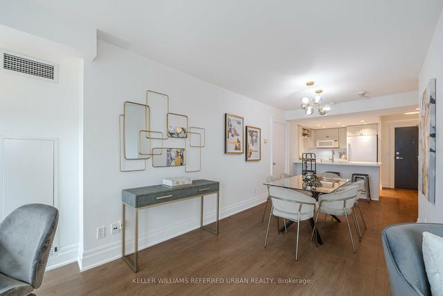 2906 - 8 Park Rd, Condo with 2 bedrooms, 2 bathrooms and 1 parking in Toronto ON | Image 2