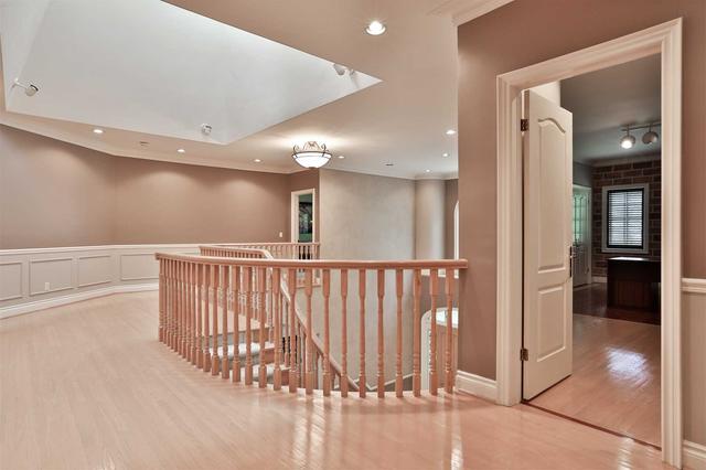 9 Berkindale Cres, House detached with 5 bedrooms, 8 bathrooms and 11 parking in Toronto ON | Image 11