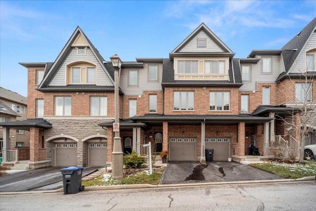 6 Bergamont Rd, Townhouse with 3 bedrooms, 2 bathrooms and 2 parking in Brampton ON | Image 1
