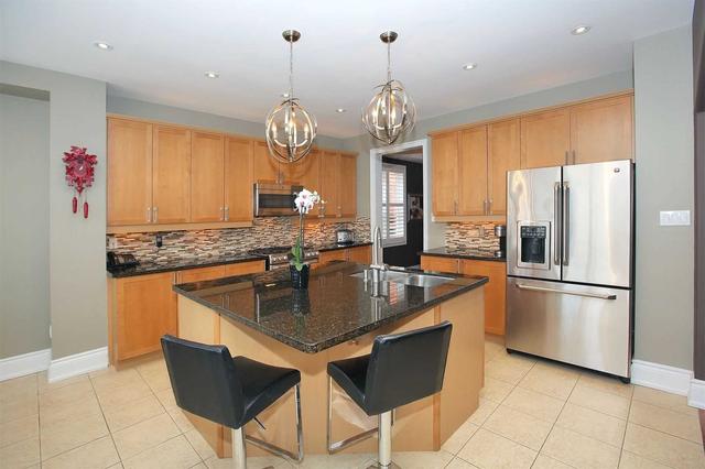 17 Horsetail St, House detached with 4 bedrooms, 4 bathrooms and 3 parking in Markham ON | Image 6