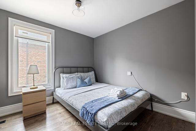 296 Ossington Ave, House semidetached with 3 bedrooms, 3 bathrooms and 0 parking in Toronto ON | Image 6