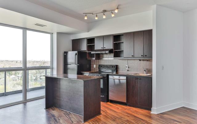 Lph 21 - 35 Brian Peck Cres, Condo with 2 bedrooms, 2 bathrooms and 1 parking in Toronto ON | Image 7