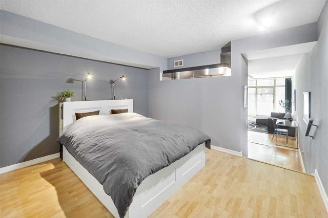 406 - 388 Richmond St W, Condo with 1 bedrooms, 1 bathrooms and 0 parking in Toronto ON | Image 7